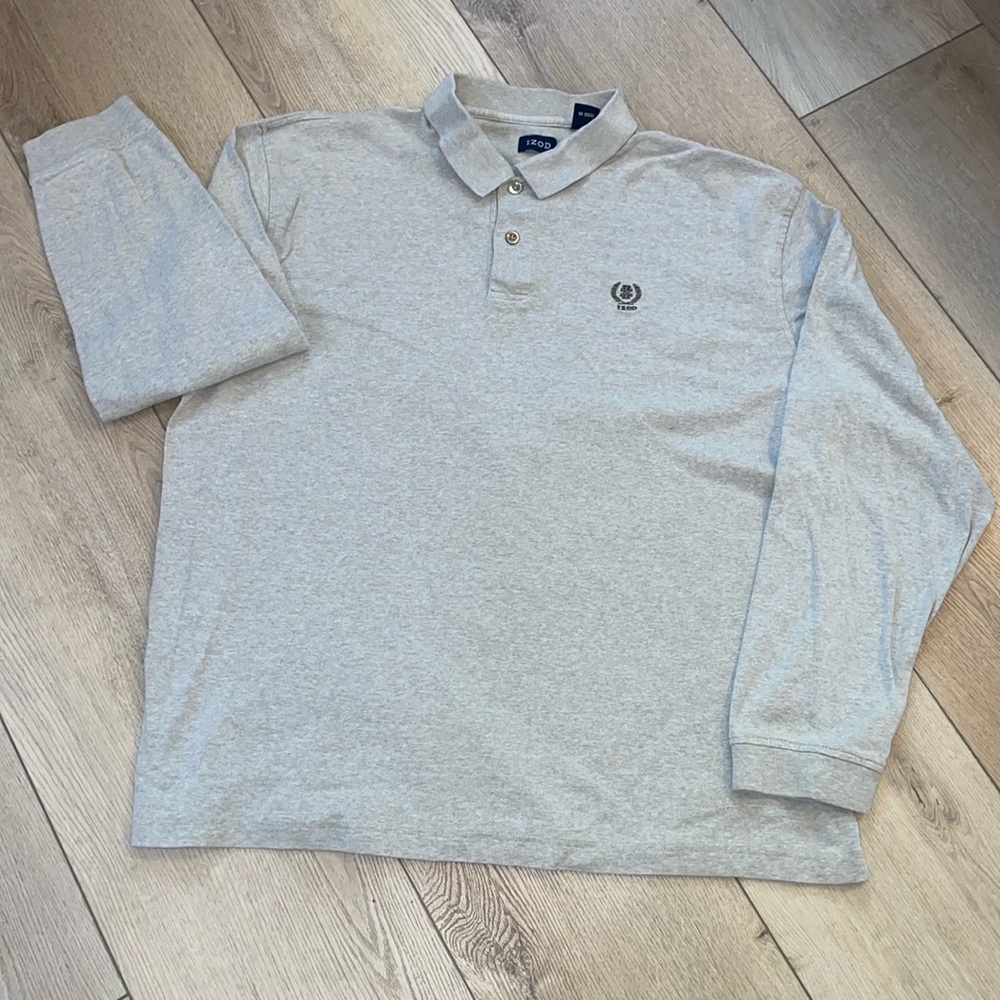 Izod cream longsleeve polo in 100% cotton. Men's XL. Like new condition. Sharp!